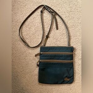 Dooney & Bourke Black Nylon North South Triple Zip Crossbody Bag/Purse  Flaw